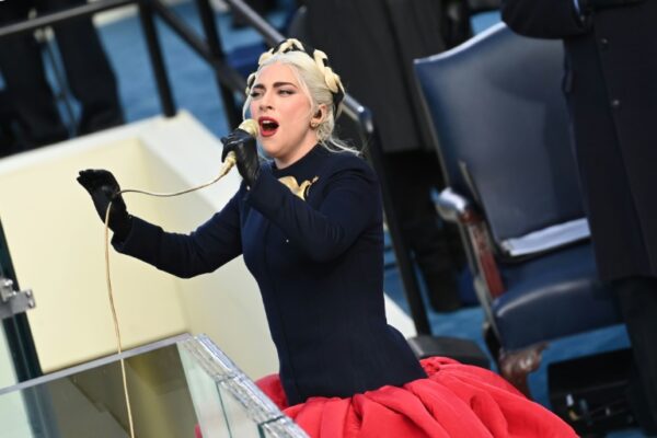 H Lady Gaga και η Jennifer Lopez εντυπωσίασαν και συγκίνησαν στην ορκομωσία του Joe Biden!