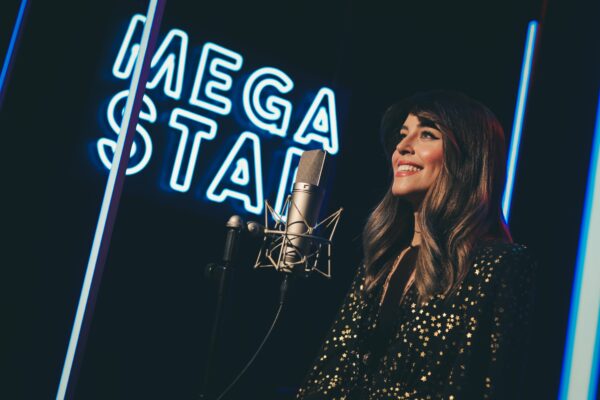 «Mega Star» με τη Μαντώ Γαστεράτου και τον Αντώνη Δημητριάδη
