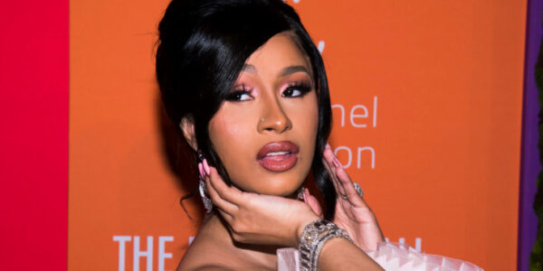 Η Cardi B βλέπει εφιάλτες από τα σχολικά της χρόνια!