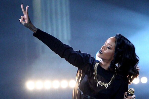 Επιστρέφει (επιτέλους) με νέο album η Rihanna;