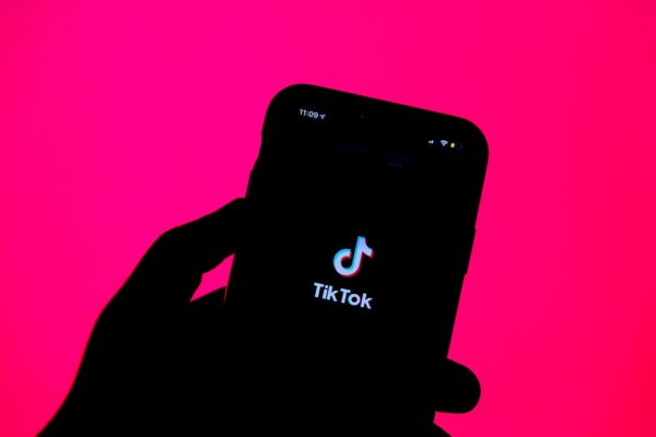 #BookTok: Το νέο trend στο TikTok