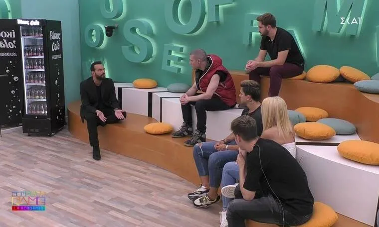 Σπουδαστές και καθηγητής στο House of Fame La Academia.
