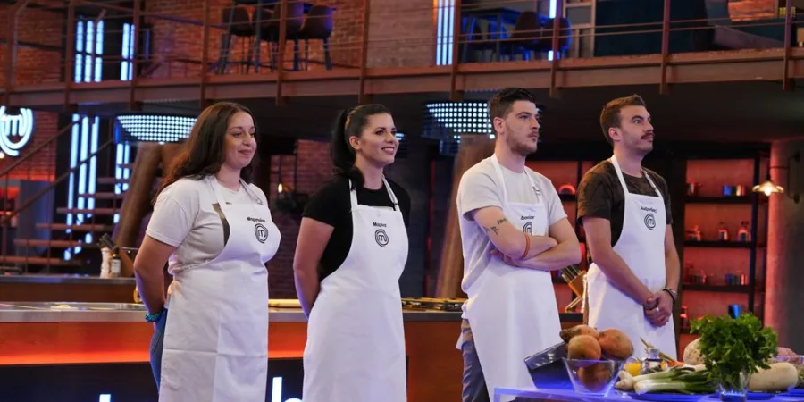 Οι φιναλίστ του MasterChef Μαργαρίτα, Μαρίνα, Διονύσης και Αλέξανδρος στο πλατό.