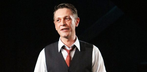 Άγριες Μέλισσες: Ο Αιμίλιος Χειλάκης “εισβάλλει” στο Διαφάνι!