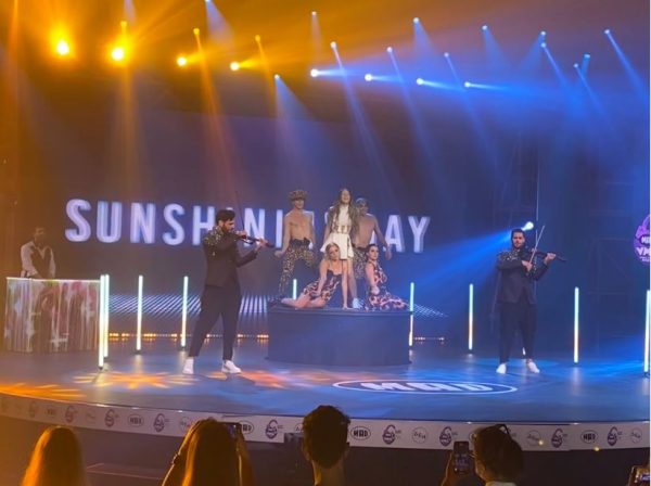 Mad VMA21 από τη ΔΕΗ: Demy, DuoViolins, Sergio T. – I Can See Clearly Now