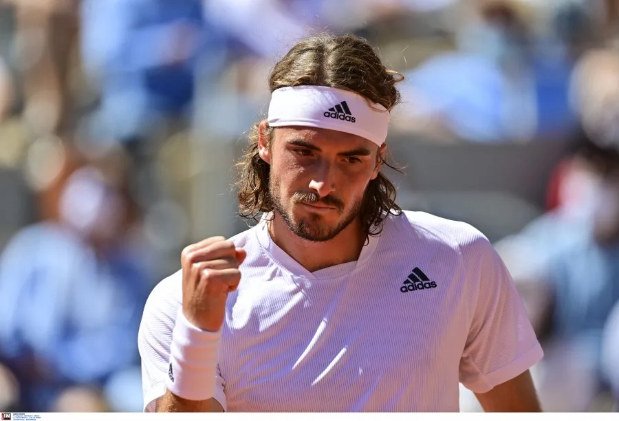 stefanos-tsitsipas-roland-garros-tiletheasi