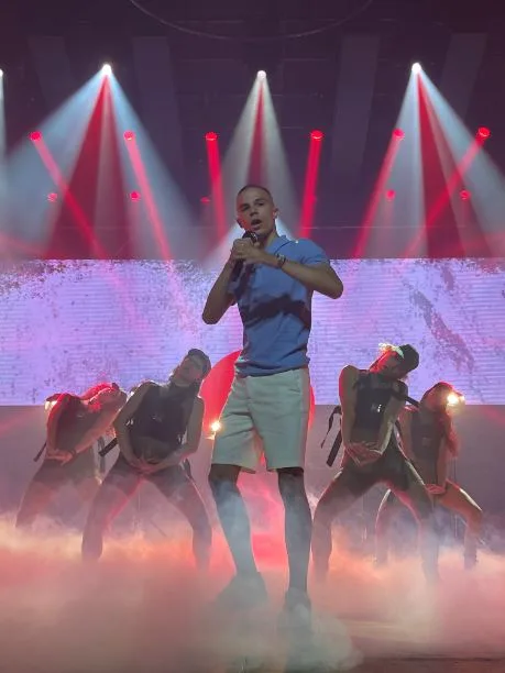 Ο Voyage στη σκηνή των Mad VMA 2021.