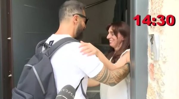 Η συνάντηση του Τριαντάφυλλου με τη μητέρα του Σάκη Κατσούλη!