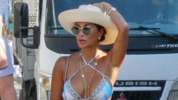 Η Nicole Scherzinger κάνει διακοπές στην Ελλάδα!