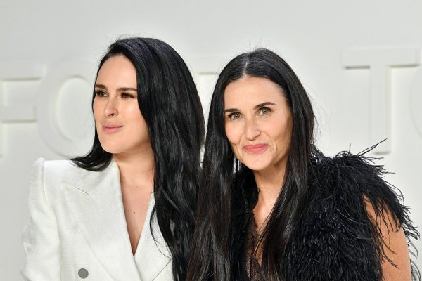 Η Demi Moore και η κόρη της κάνουν διακοπές στην Ελλάδα!