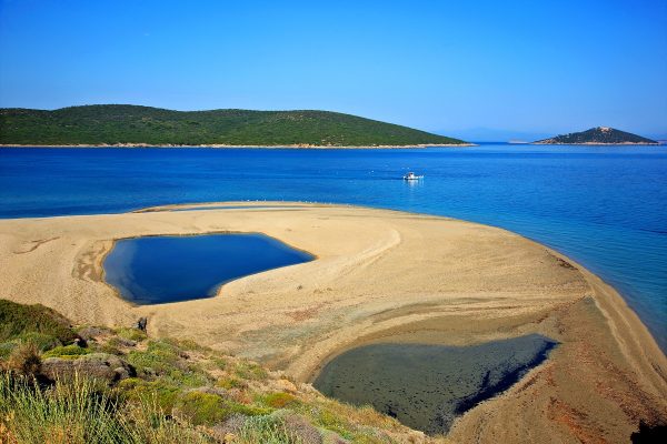 Ποιες περιοχές στην Εύβοια «ψηφίζουν» οι τουρίστες;