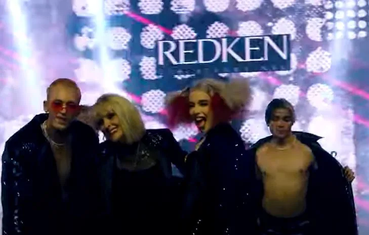 Tasos Xiarcho, ΜΠΛΕ και Natasha Kay στη σκηνή των MAD VMA 2021.