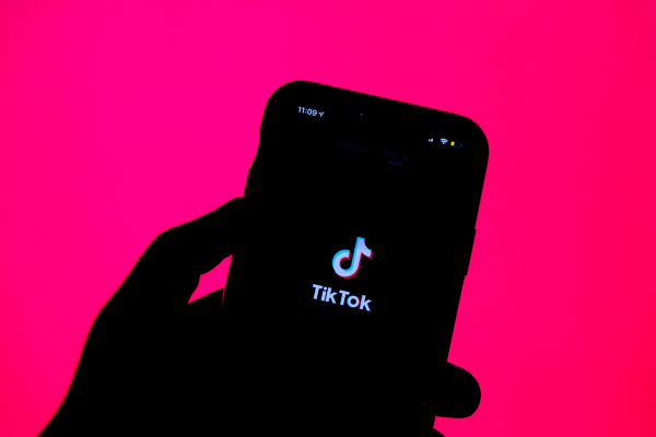 Το TikTok φέρνει το Shoutouts