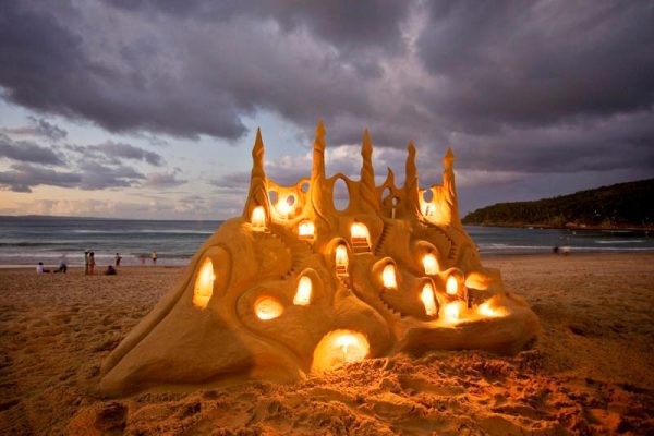 Mad Life Is A Beach: Κάστρα φτιαγμένα αποκλειστικά από… άμμο!