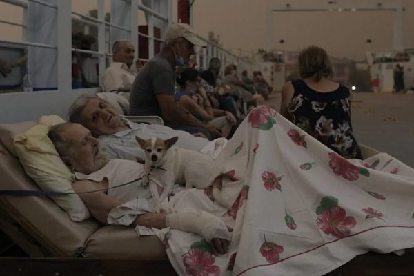 Φωτιές στην Εύβοια: Αίσιο τέλος για το ηλικιωμένο ζευγάρι