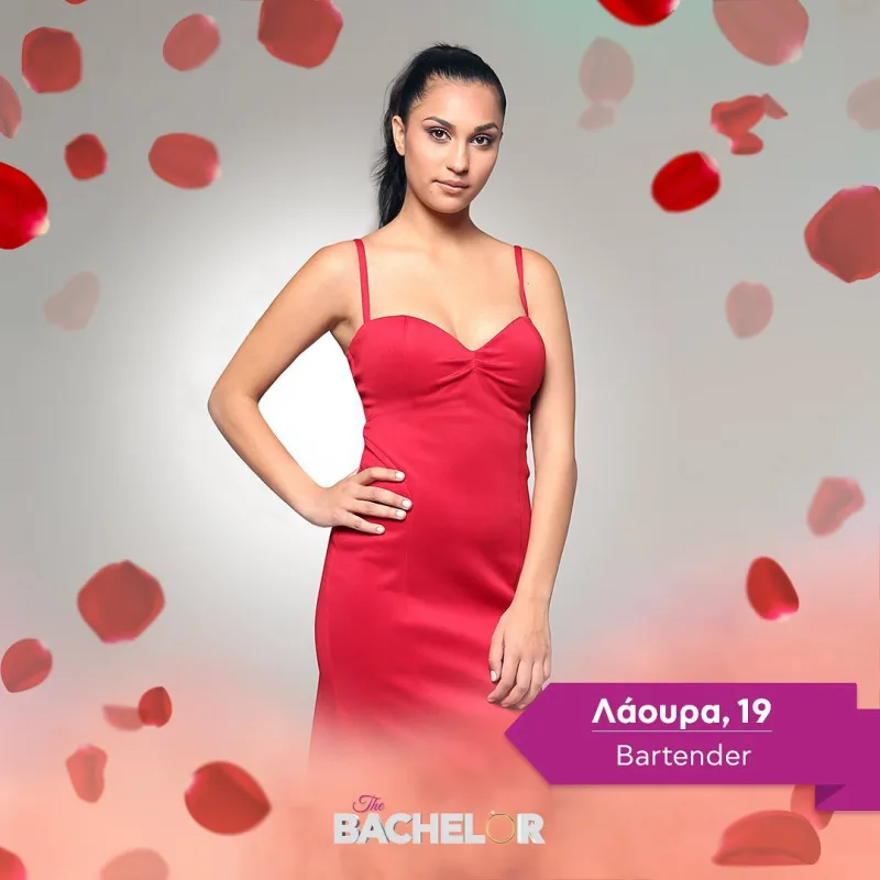 Η Λάουρα από το The Bachelor με κόκκινο φόρεμα.