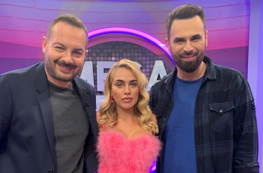 Η Konnie Μεταξά και ο Αντώνης Δημητριάδης στο πλατό της εκπομπής MEGA Star.