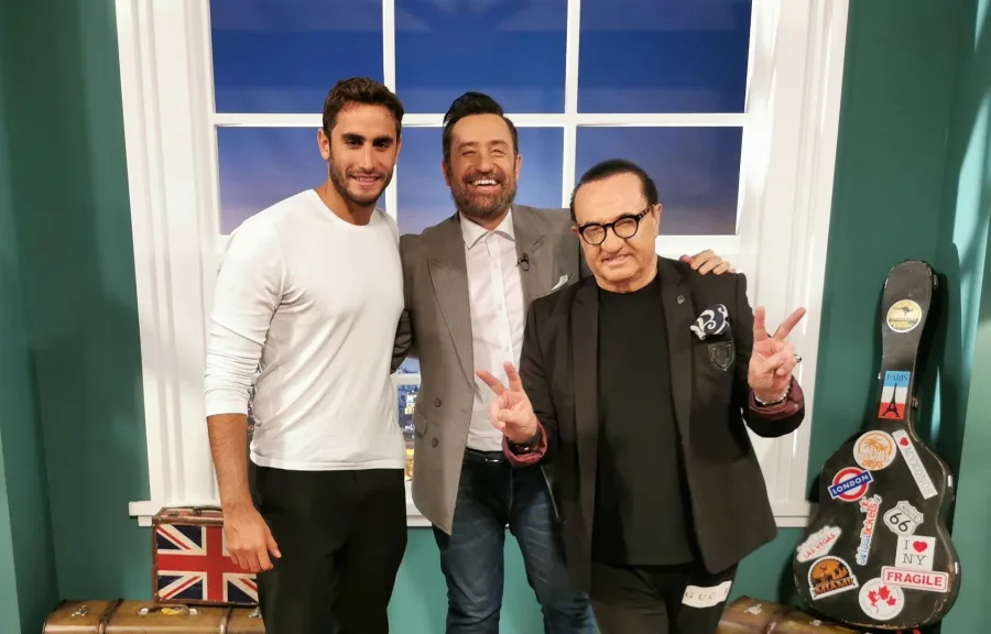 Ο Θέμης Γεωργαντάς με τους καλεσμένους Λευτέρη Πανταζή, Μάριο Καπότση και Στέφανο Πιτσίνιαγκα στην εκπομπή After Dark.