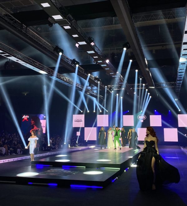 Σάκης Ρουβάς & L’ Oreal – Είμαι στα καλύτερα μου | MadWalk 2021 by Serkova Crystal Pure