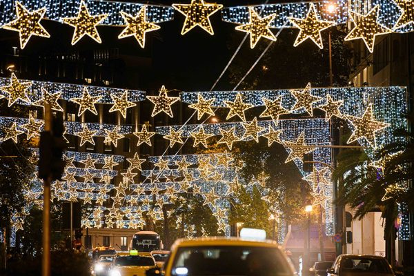 Φωτεινά Χριστούγεννα στην Αθήνα