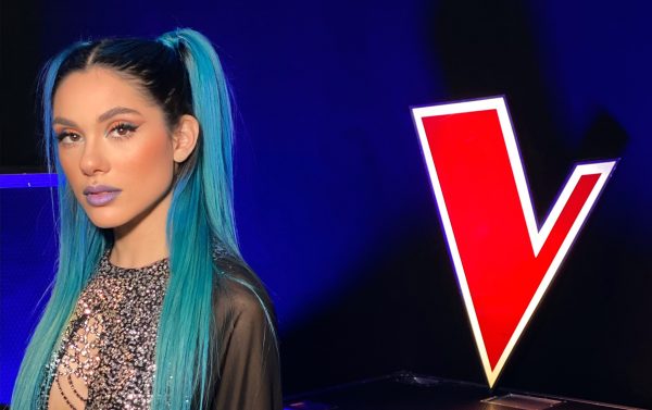 Joanne: Μάγεψε στη σκηνή του The Voice ένα χρόνο μετά τη νίκη της στο show