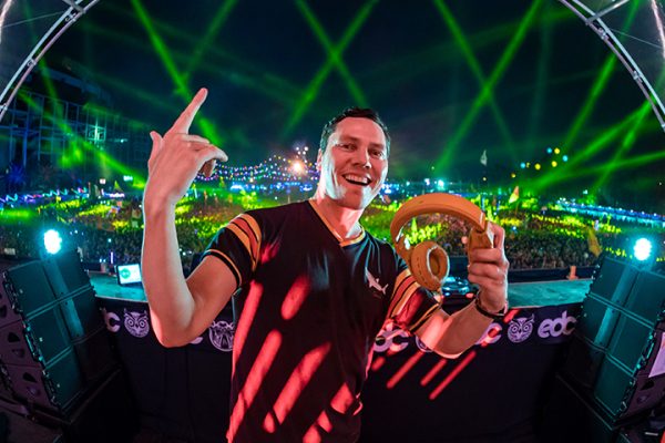 MAD Radio 106.2: Παραμονή Πρωτοχρονιάς παρέα με τον Tiesto
