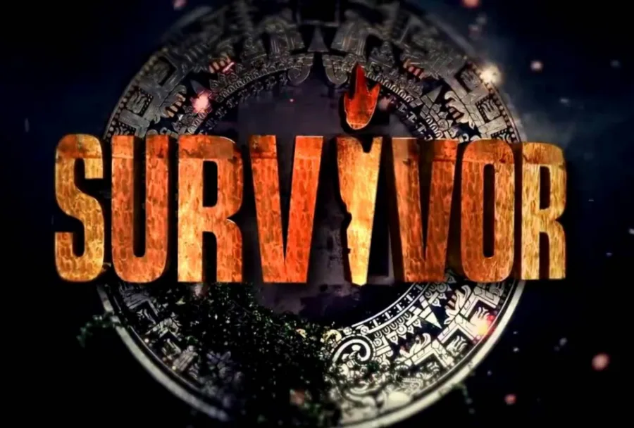Το λογότυπο της εκπομπής Survivor σε πέτρινο φόντο.