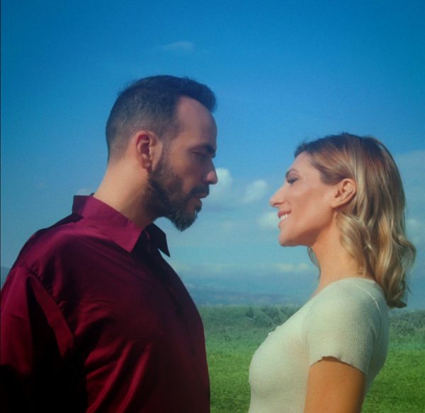 Πάνος Μουζουράκης: Νέο video clip με special guests Μαραβέγια, Μποφίλιου & Καραμουρατίδη