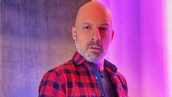 Νίκος Μουτσινάς: «Να τον χαίρονται οι γονείς του για την παιδεία του και το μυαλό του»