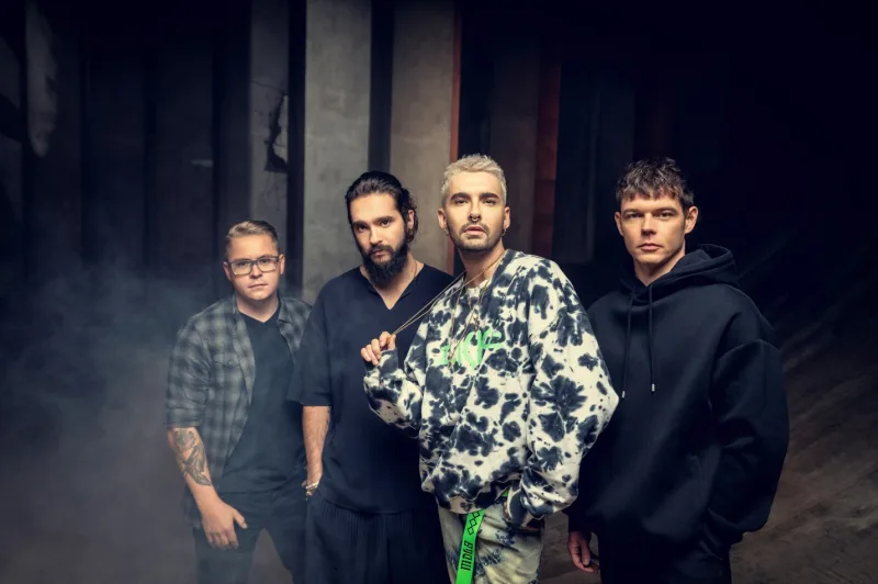 Το συγκρότημα Tokio Hotel σε ομαδική φωτογραφία.