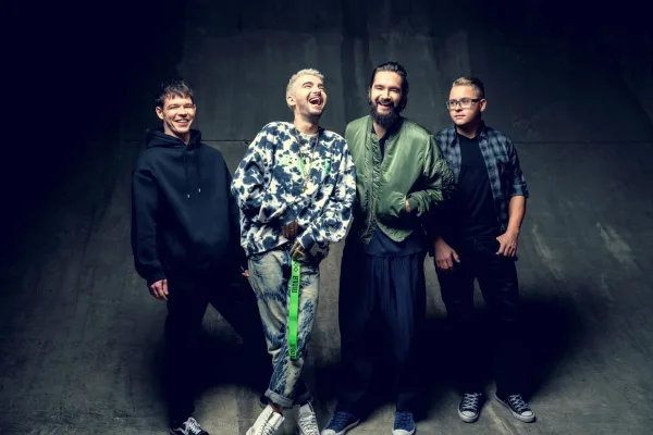 Το συγκρότημα Tokio Hotel σε ομαδική φωτογραφία.