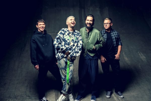 Το συγκρότημα Tokio Hotel σε ομαδική φωτογραφία.