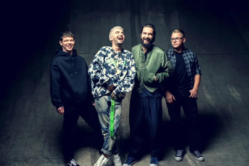 Το συγκρότημα Tokio Hotel σε ομαδική φωτογραφία.
