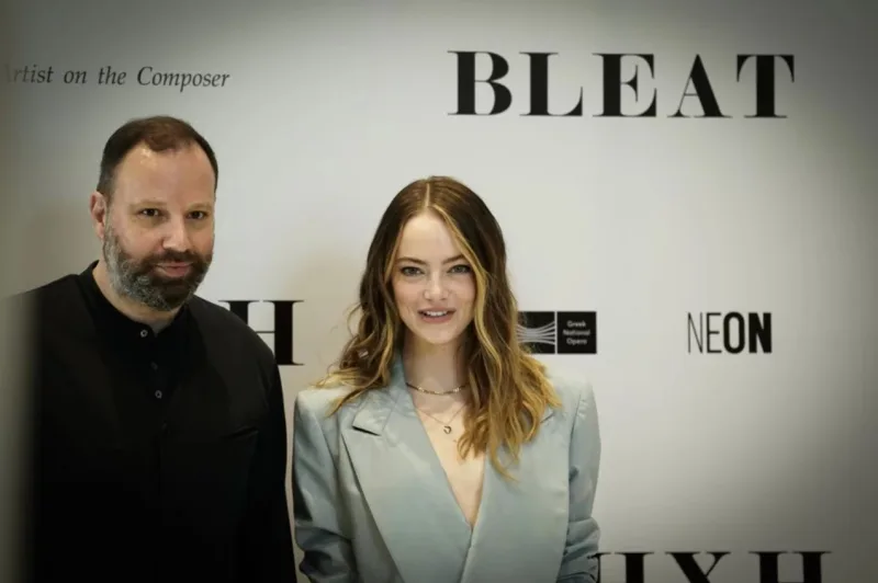 Ο Γιώργος Λάνθιμος και η Emma Stone στην πρεμιέρα της ταινίας Βληχή.