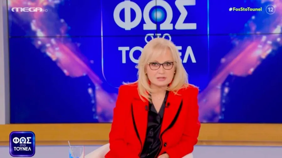 Η Αγγελική Νικολούλη στο πλατό της εκπομπής Φως στο Τούνελ.