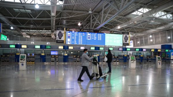 Κορωνοϊός: Τέλος οι μάσκες σε αεροδρόμια και αεροπλάνα