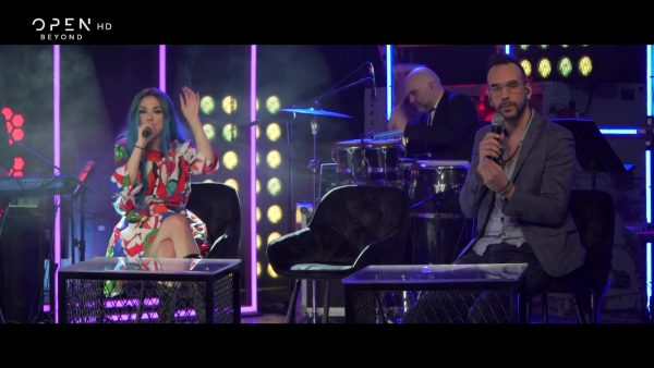 Πάνος Μουζουράκης & Joanne σε ένα καταπληκτικό ντουέτο