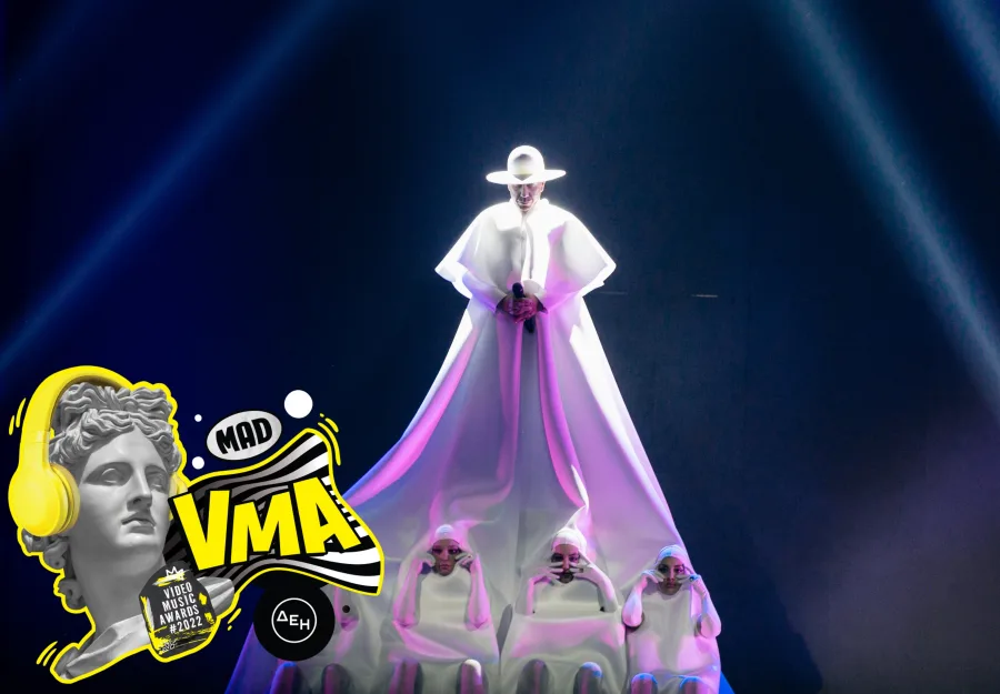 Ο Γιώργος Μαζωνάκης στη σκηνή των Mad VMA 2022.