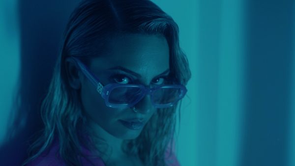Daphne Lawrence: Ξεχωρίζει με το νέο της single «Έφυγες»