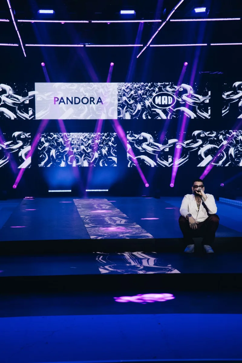 Ο Mente Fuerte στη σκηνή του MadWalk 2022.