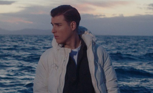 Στέφανος Πιτσίνιαγκας: Το νέο του τρυφερό single & video «Ψυχολογικά»