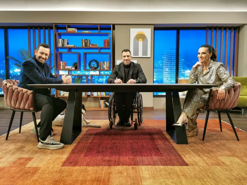 Ο Σωτήρης Καλυβάτσης, ο Πάνος Τριανταφύλλου και η Φωτεινή Δάρρα στο πλατό της εκπομπής After Dark.