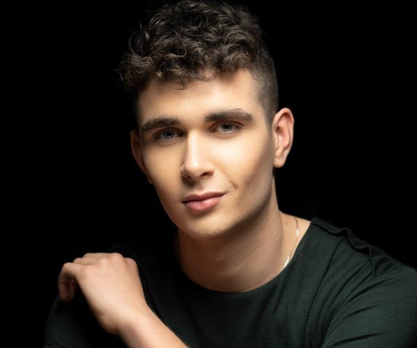 Eurovison 2023: Ο Victor Vernicos και η ελληνική αποστολή παρουσιάζουν το “What They Say”