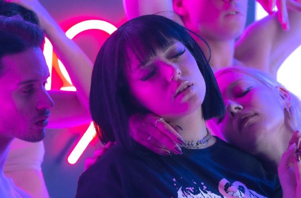 Marseaux: Η εκρηκτική “chica” της pop σε νέα μεγάλη επιτυχία