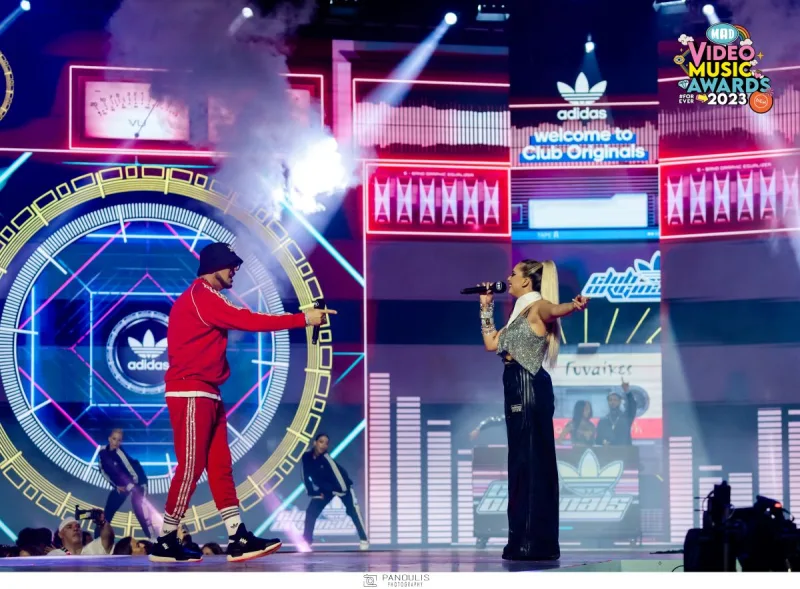 Καλλιτέχνες στη σκηνή των Mad Video Music Awards 2023.