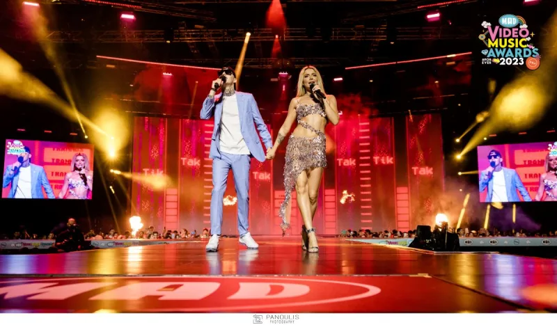 Καλλιτέχνες στη σκηνή των Mad Video Music Awards 2023.