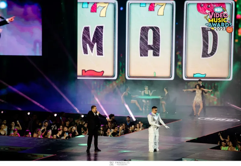 Καλλιτέχνες στη σκηνή των Mad Video Music Awards 2023.