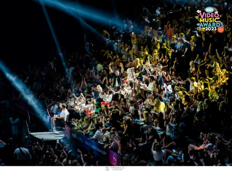 Πλήθος κόσμου στις κερκίδες των Mad Video Music Awards 2023.