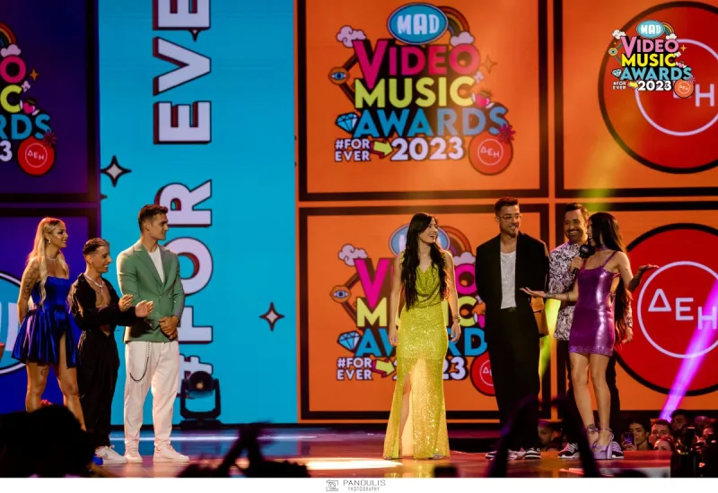Καλλιτέχνες στη σκηνή των Mad Video Music Awards 2023.
