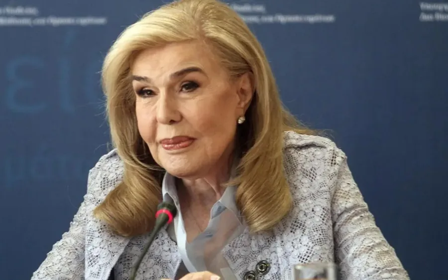 Η Μαριάννα Βαρδινογιάννη σε ομιλία της.